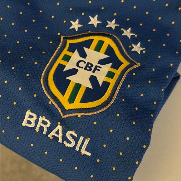 Retro Brazil Men’s medium Nike 2010 2011 Away soccer Jersey - Picture 6 of 8